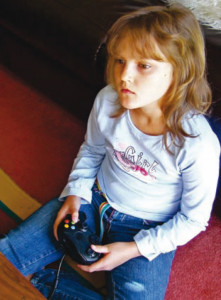 Lesoes_ler_dort_ltc_videogame_menina_jogo_jogar_jogando_game_movimento_repetitivo_revista_gente_nova