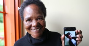 a-escola-de-meninos-e-meninas-do-parque-a-emmp-atende-alunos-moradores-de-rua-ou-que-moram-em-abrigos-do-distrito-federal-em-braslia-na-foto-a-aluna-meire-romo-que-j-conseguiu-concluir-o-ensino-1428341907452_956